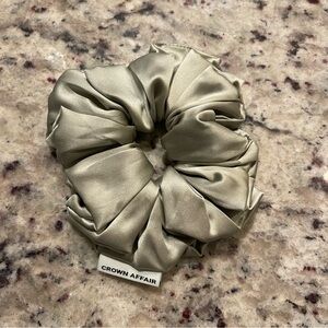 Crown Affair The Scrunchie No. 002 / oversized / 100% pure silk